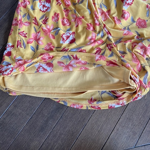 Women’s floral Romper/jumpsuit size XS - Picture 6 of 6